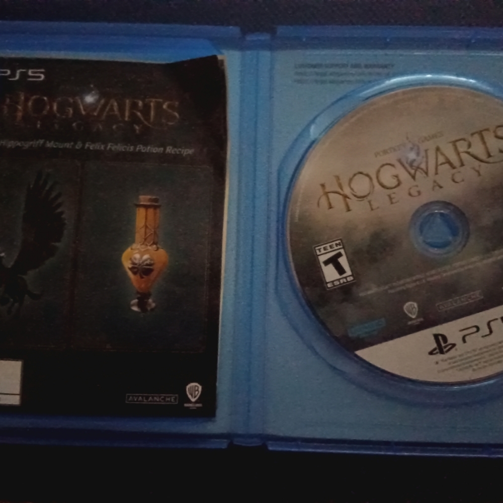 Hogwarts Legacy for PS5 - Blue Case - Picture 3 of 4